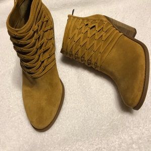 Jessica Simpson Claireen Honey Brown Suede 9.5